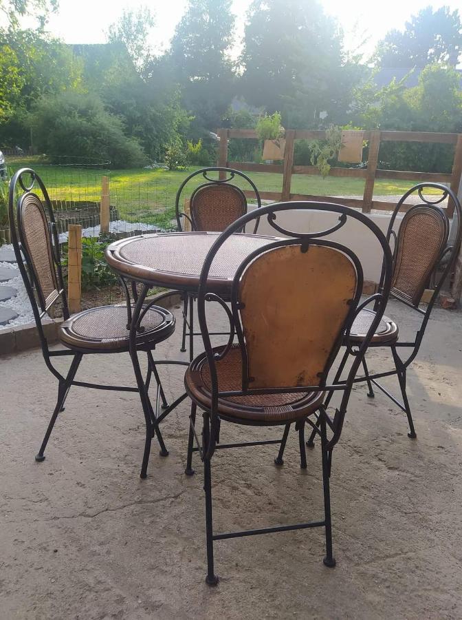 Готель L'Ancien Cafe Brocourt Екстер'єр фото
